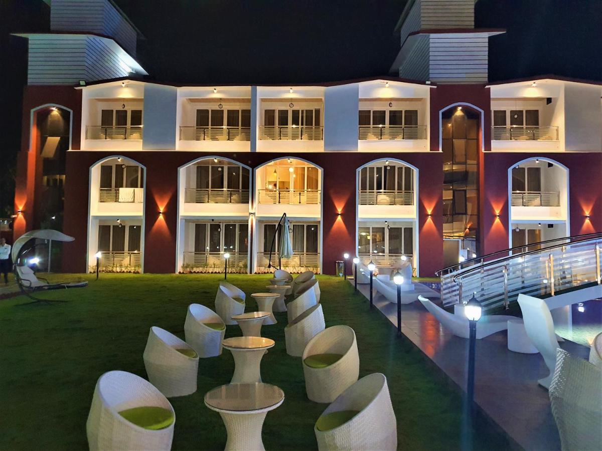 Vits Shanti Solitaire, Arpora Exterior photo