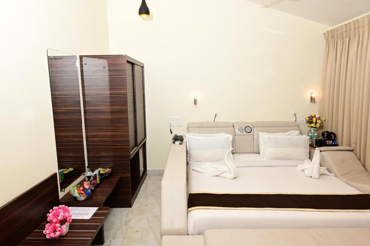 Vits Shanti Solitaire, Arpora Exterior photo
